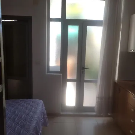Guest house Dhoma Me Qera 61 For Rent 61