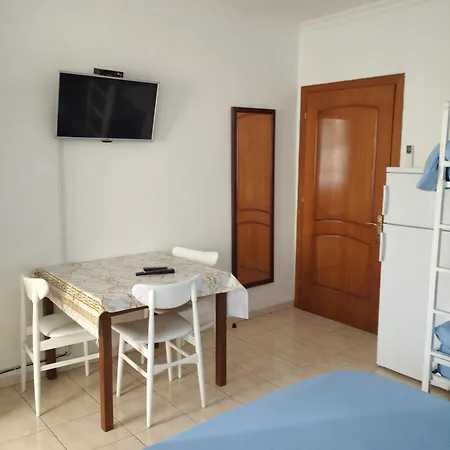 Dhoma Me Qera 61 For Rent 61 * ポグラデツ