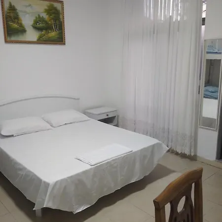 Dhoma Me Qera 61 For Rent 61 בית הארחה