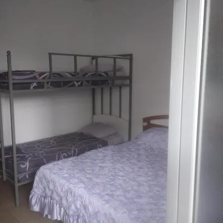 בית הארחה Dhoma Me Qera 61 For Rent 61 פוגרדץ