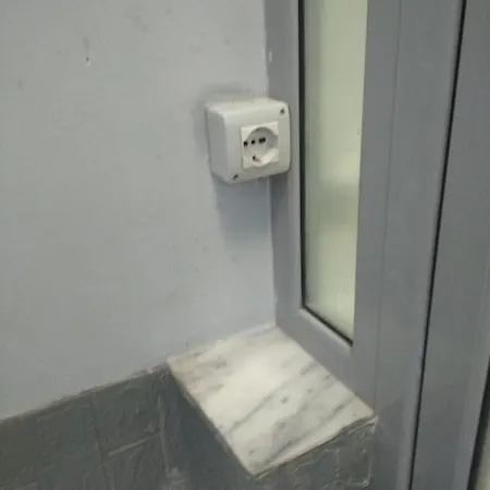 Dhoma Me Qera 61 For Rent 61 בית הארחה *