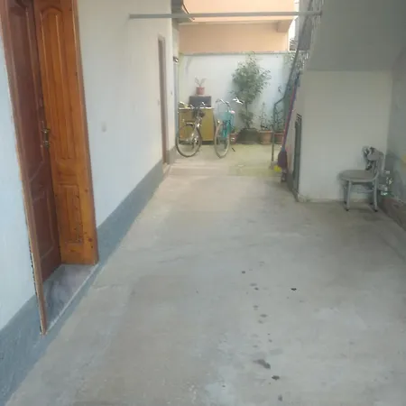 Dhoma Me Qera 61 For Rent 61 *